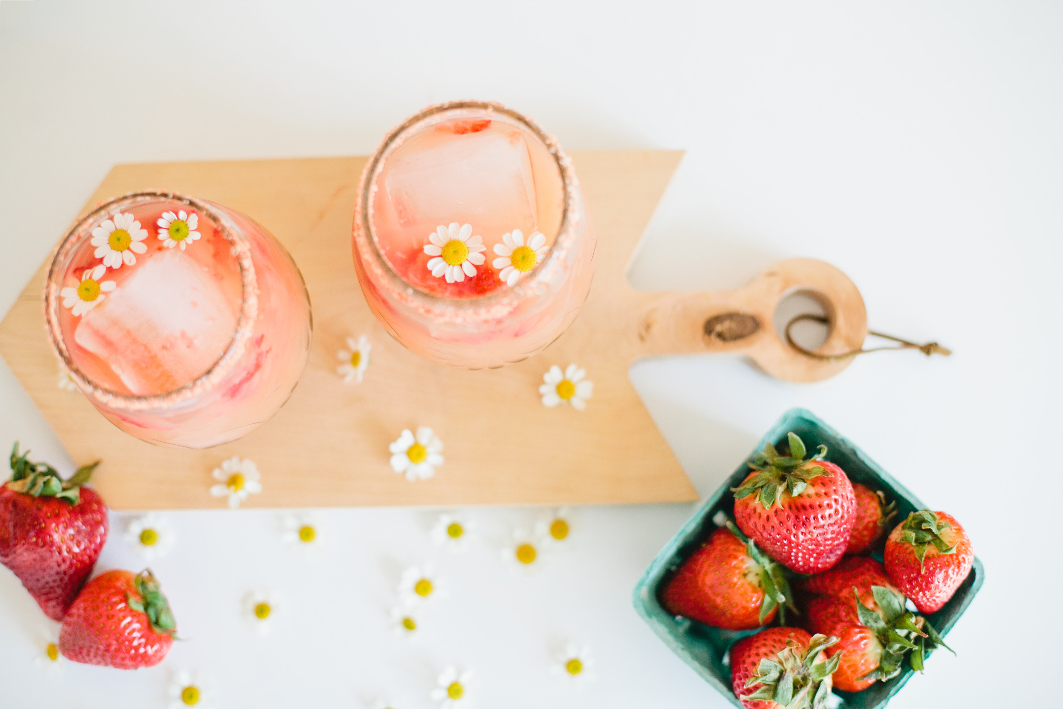 Summer Cocktails – Strawberry Chamomile Paloma