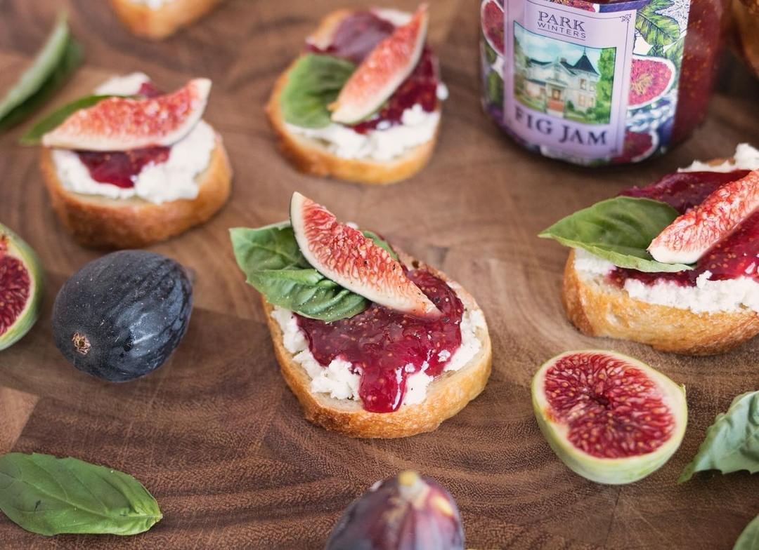 Fig And Goat Cheese Crostini • Beijos Events