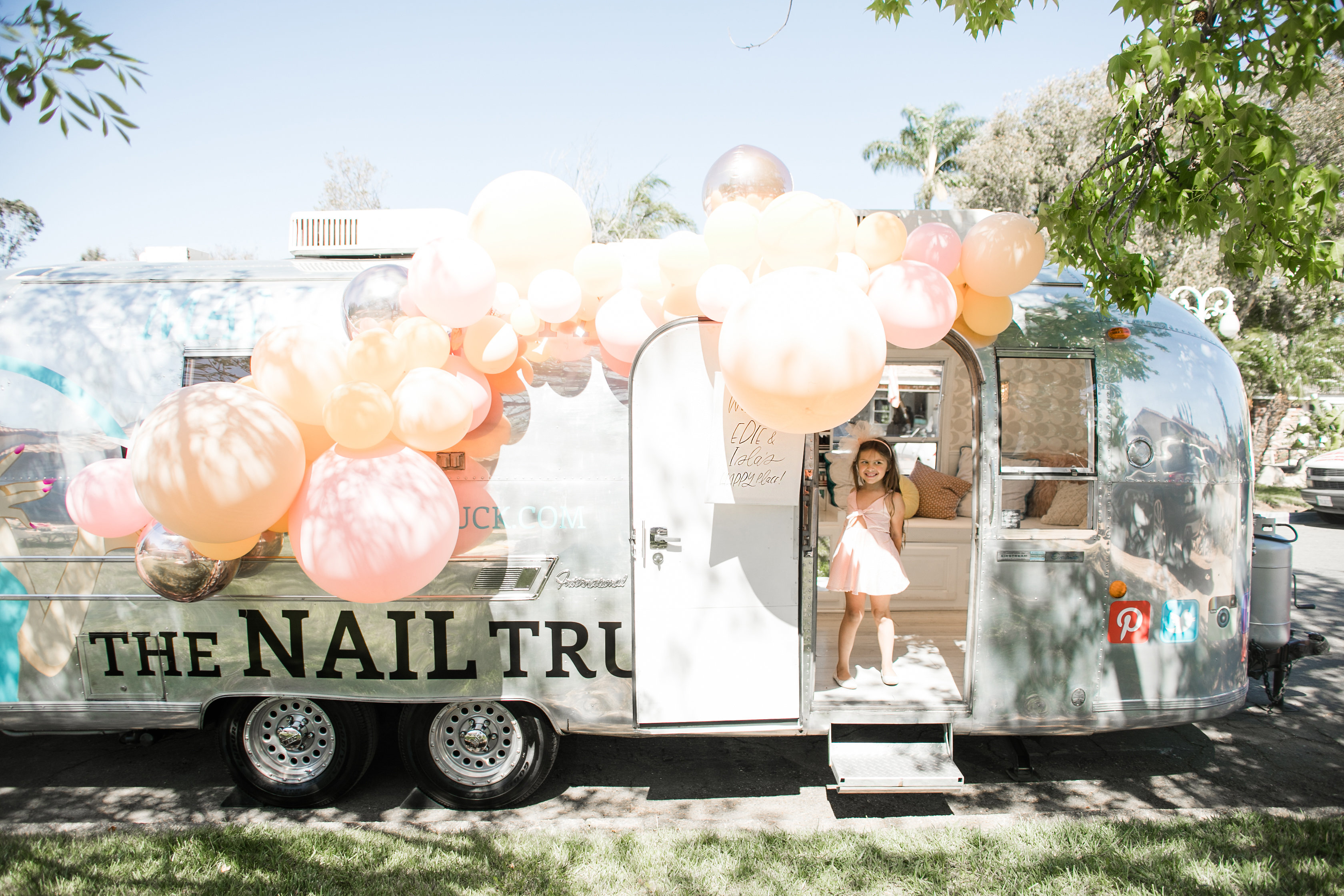 Mani Pedi Party… Beijos Parties with the Nail Truck
