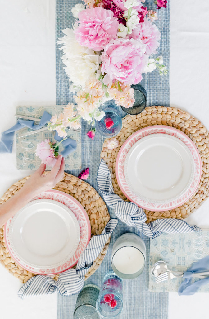 Setting Up A 4th of July Tablescape with Sur La Table • Beijos Events