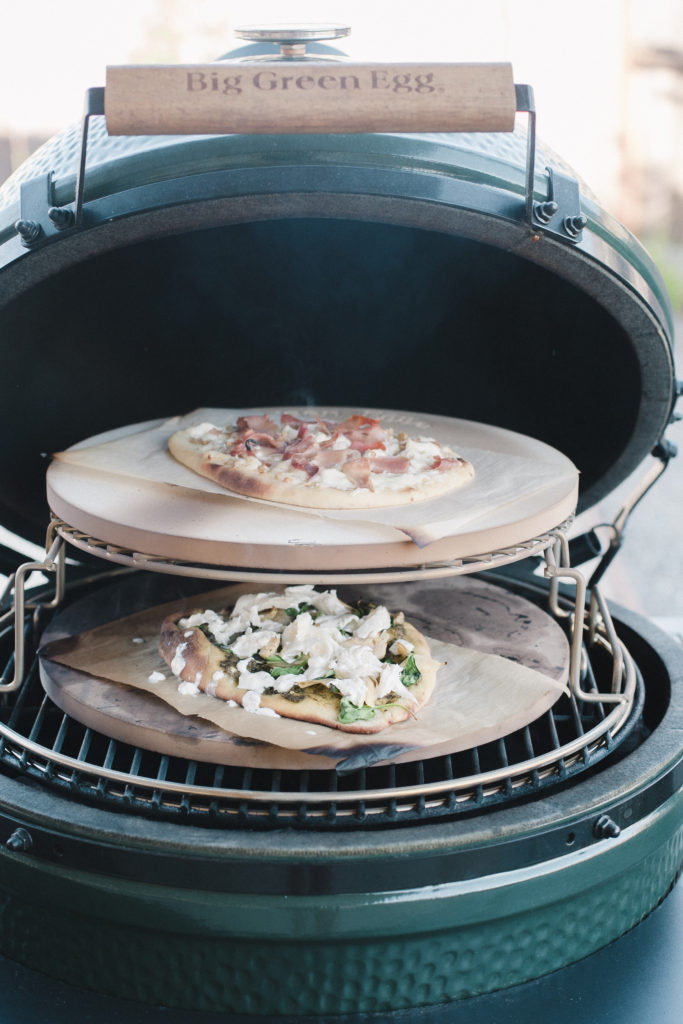 Cooking pizza on big green outlet egg