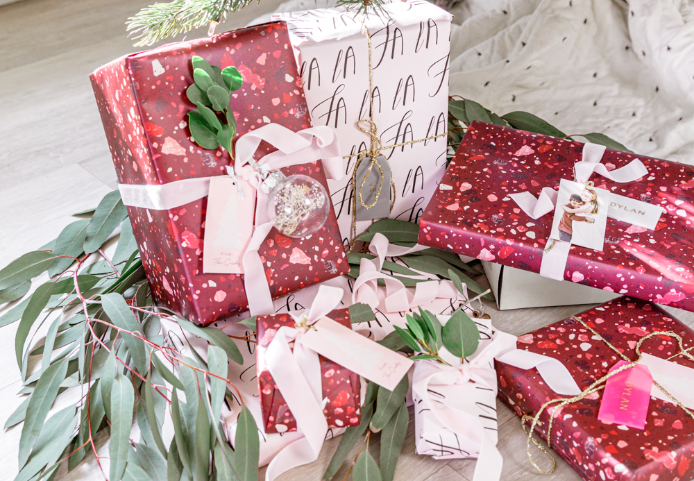 Tie it in a Bow with Holiday Gifting & Wrapping from Minted