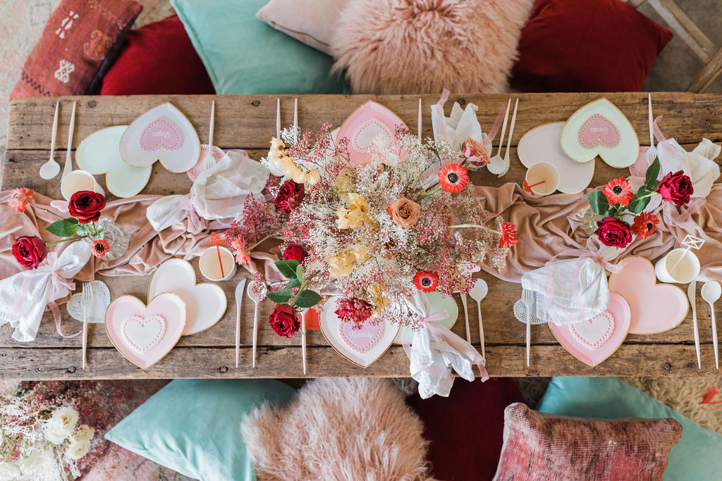 Be Mine with this Vintage Valentine's Day Party • Beijos Events