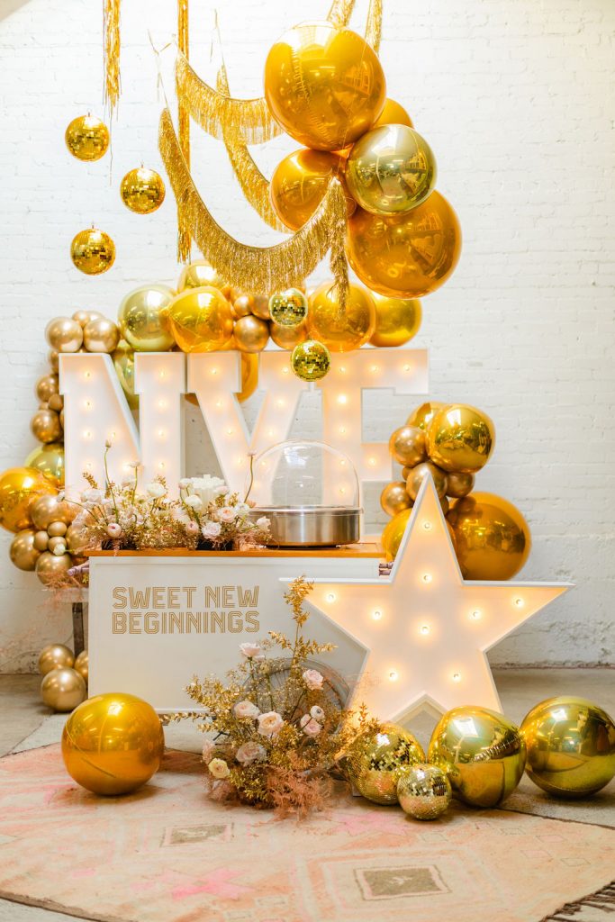 Sparkle the Night Away with this Cute New Year's Eve Party • Beijos Events