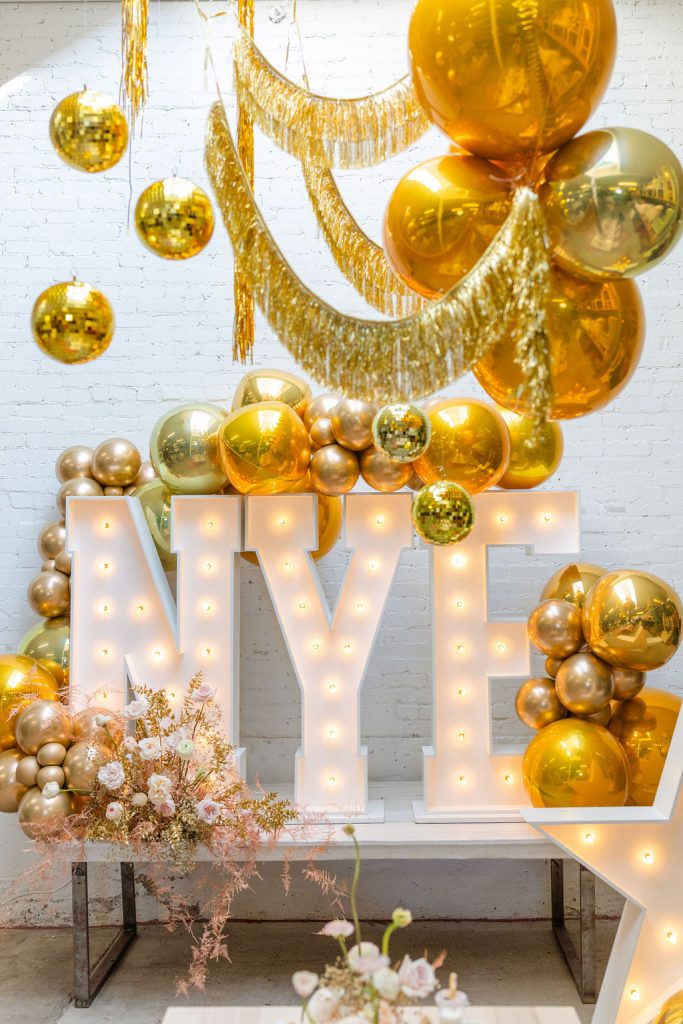 Sparkle the Night Away with this Cute New Year's Eve Party • Beijos Events