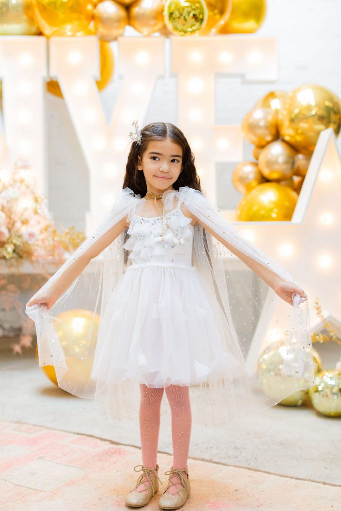 Sparkle the Night Away with this Cute New Year's Eve Party • Beijos Events