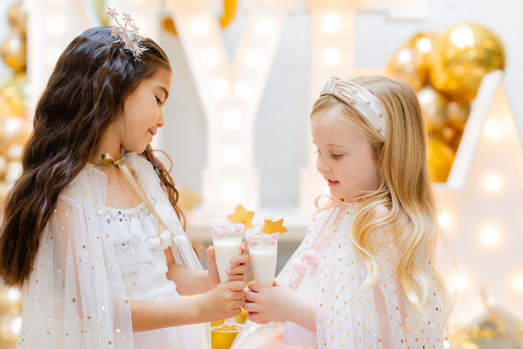 Sparkle the Night Away with this Cute New Year's Eve Party • Beijos Events