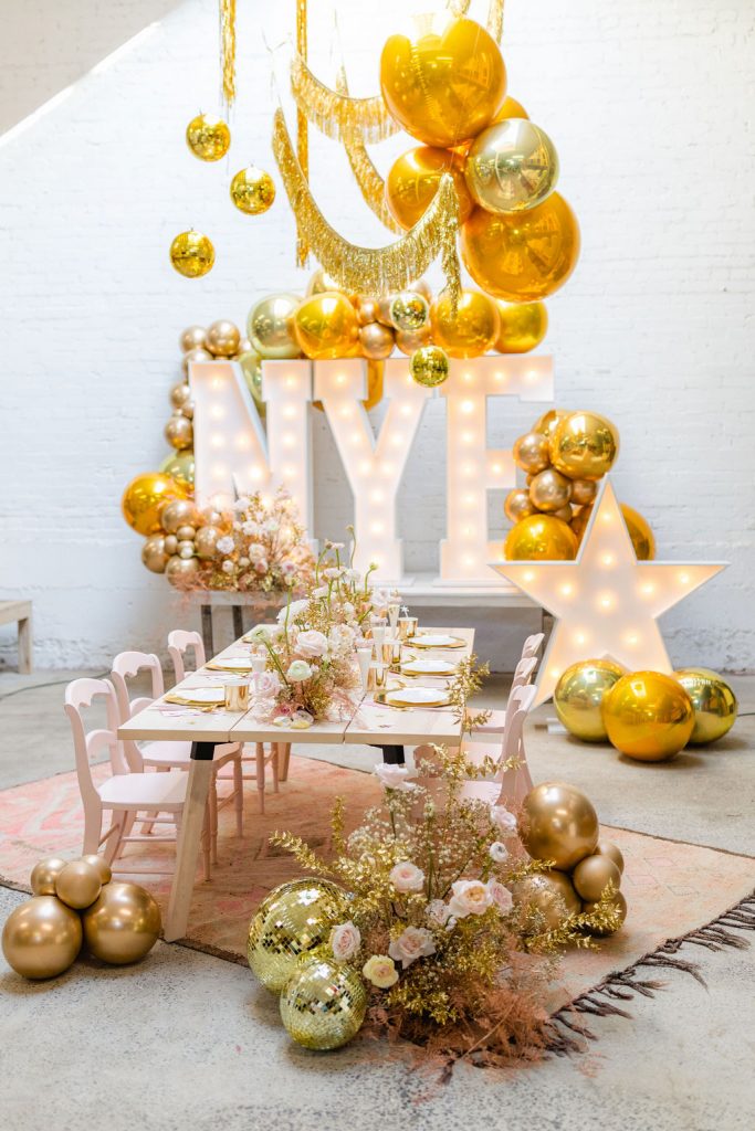 Sparkle the Night Away with this Cute New Year's Eve Party • Beijos Events