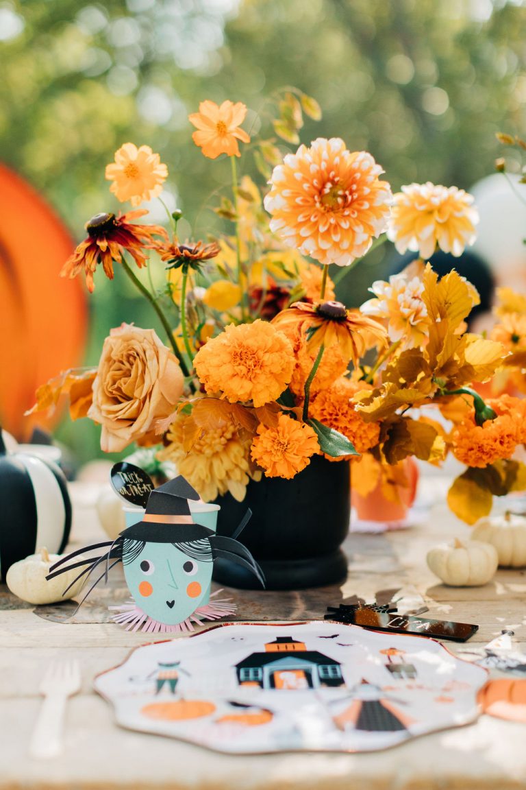 The Spookiest and Cutest Vintage Inspired Halloween Party for the ...