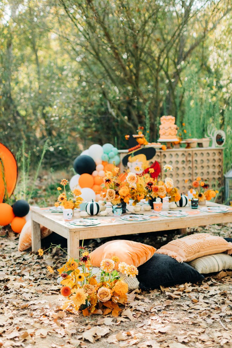 The Spookiest and Cutest Vintage Inspired Halloween Party for the ...